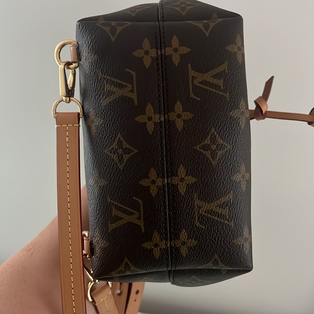 Louis Vuitton Monogram Back Pack (Medium) - image 6